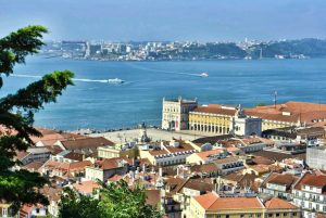 Lisbon-viewpoint - Hortense Travel