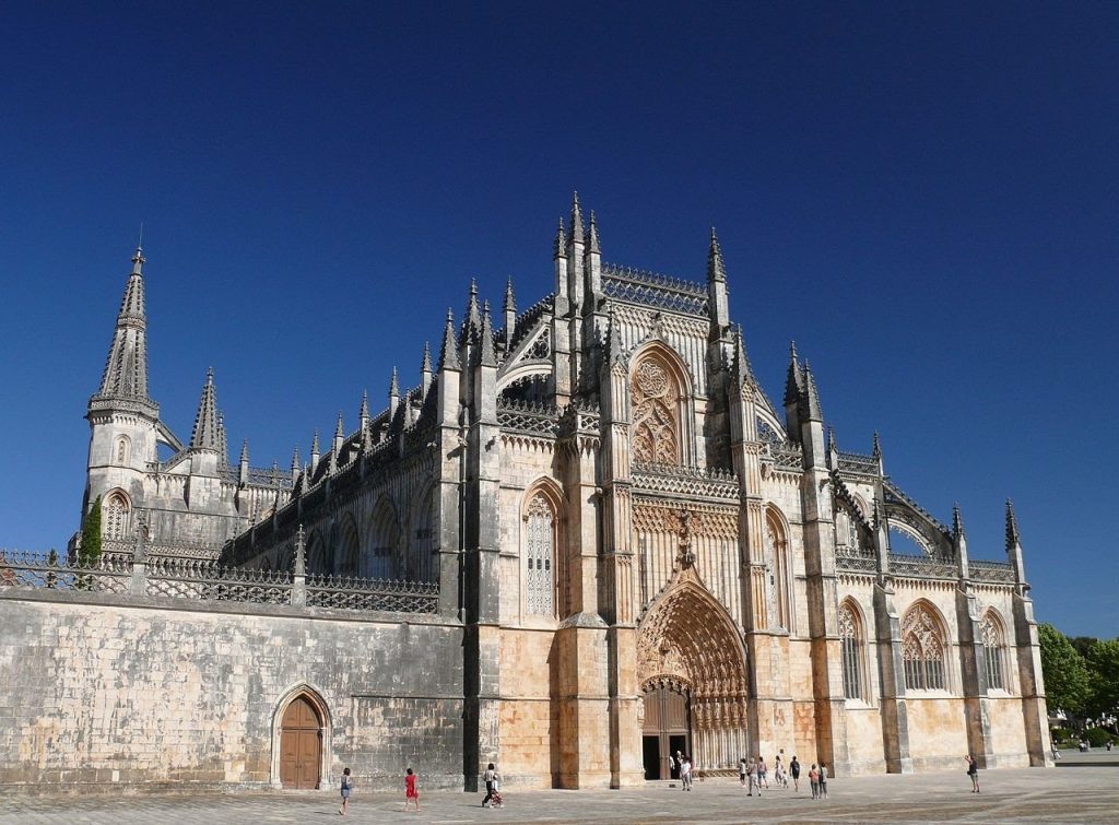 Religion With Legends, Gothic Masterpieces And Beach - Hortense Travel