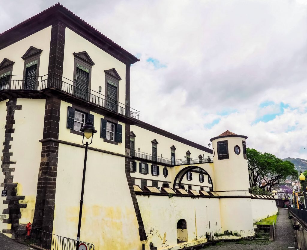 Sao Lourenco Palace